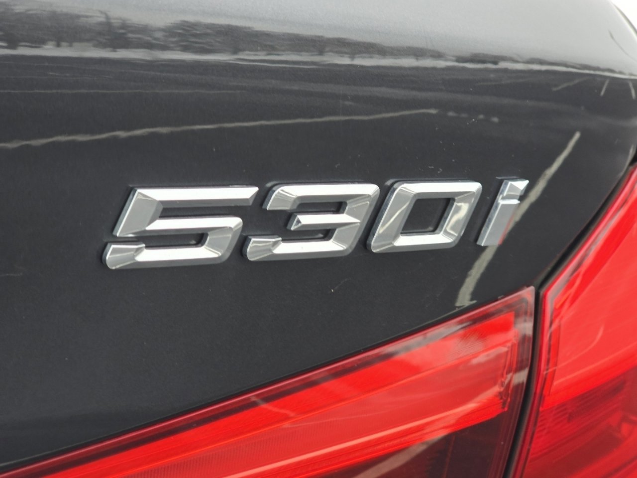 Used 2018 BMW 530i xDrive w/ Premium Package image 11