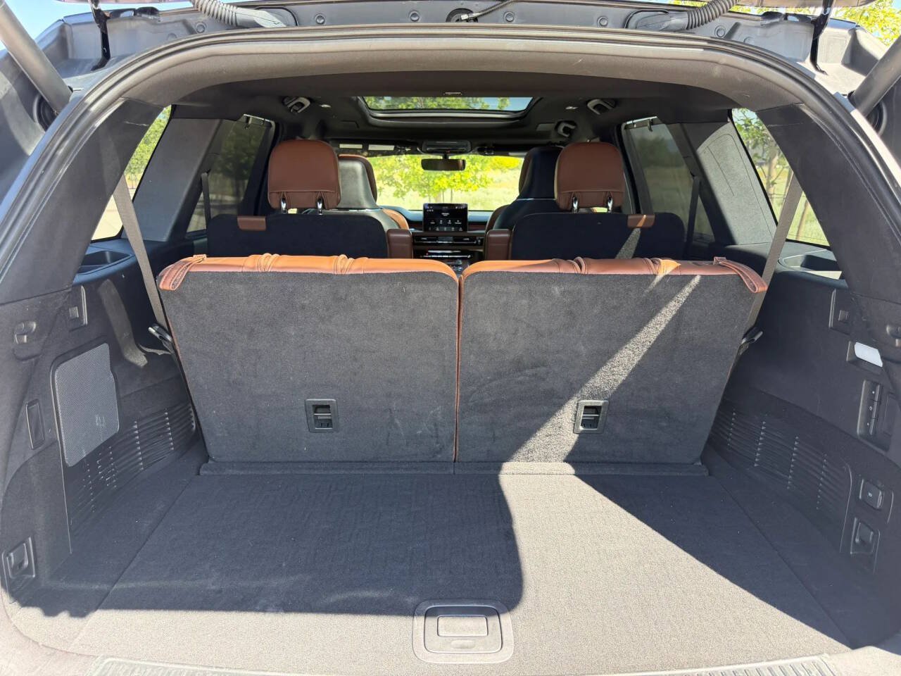 Used 2021 Lincoln Aviator Reserve w/ Equipment Group 210A AWD/4WD image 10