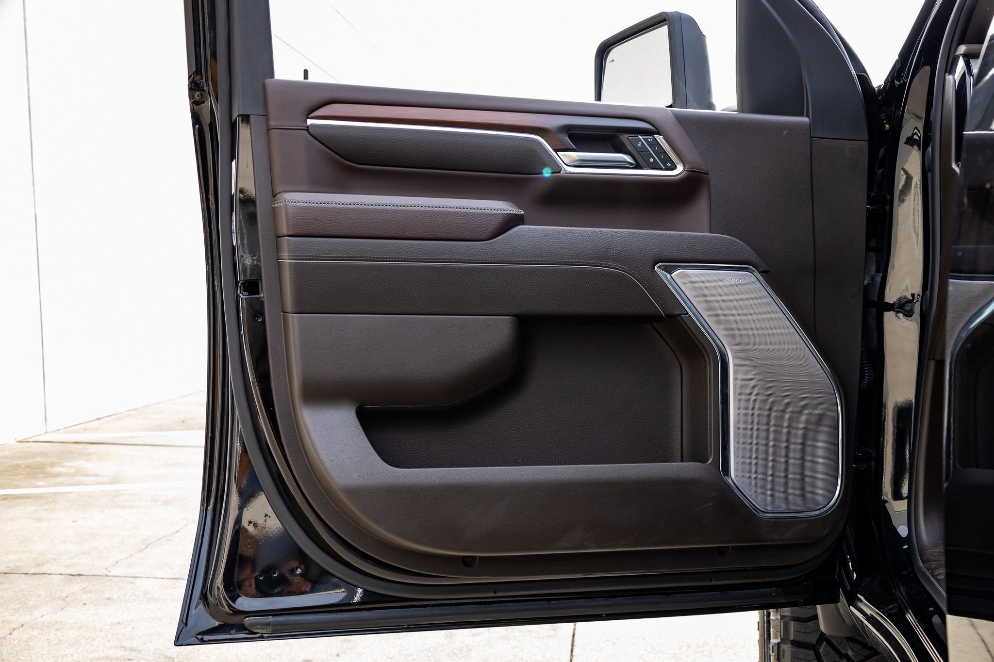 Used 2024 GMC Sierra 2500 Denali w/ Denali Reserve Package image 36
