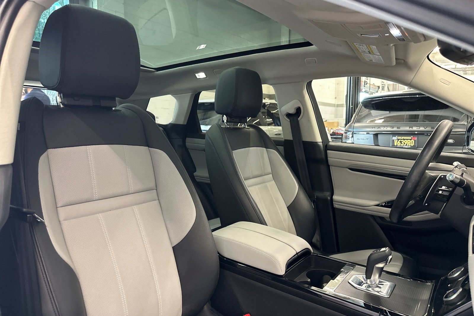 Used 2022 Land Rover Range Rover Evoque R-Dynamic S image 30