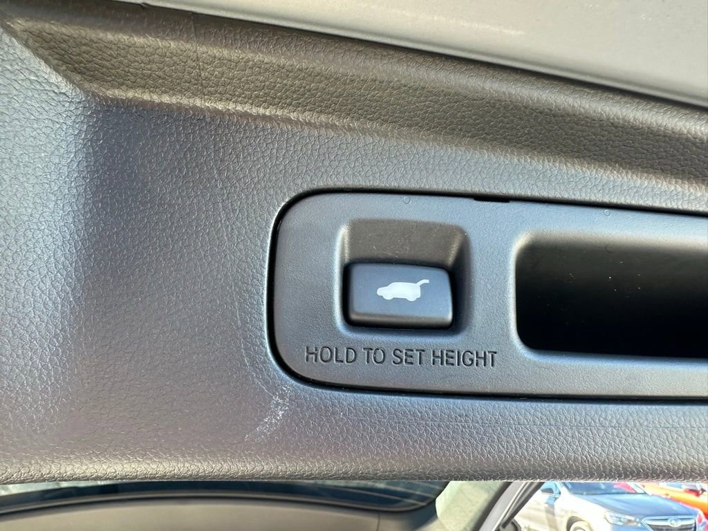 Used 2025 Honda CR-V EX-L image 8