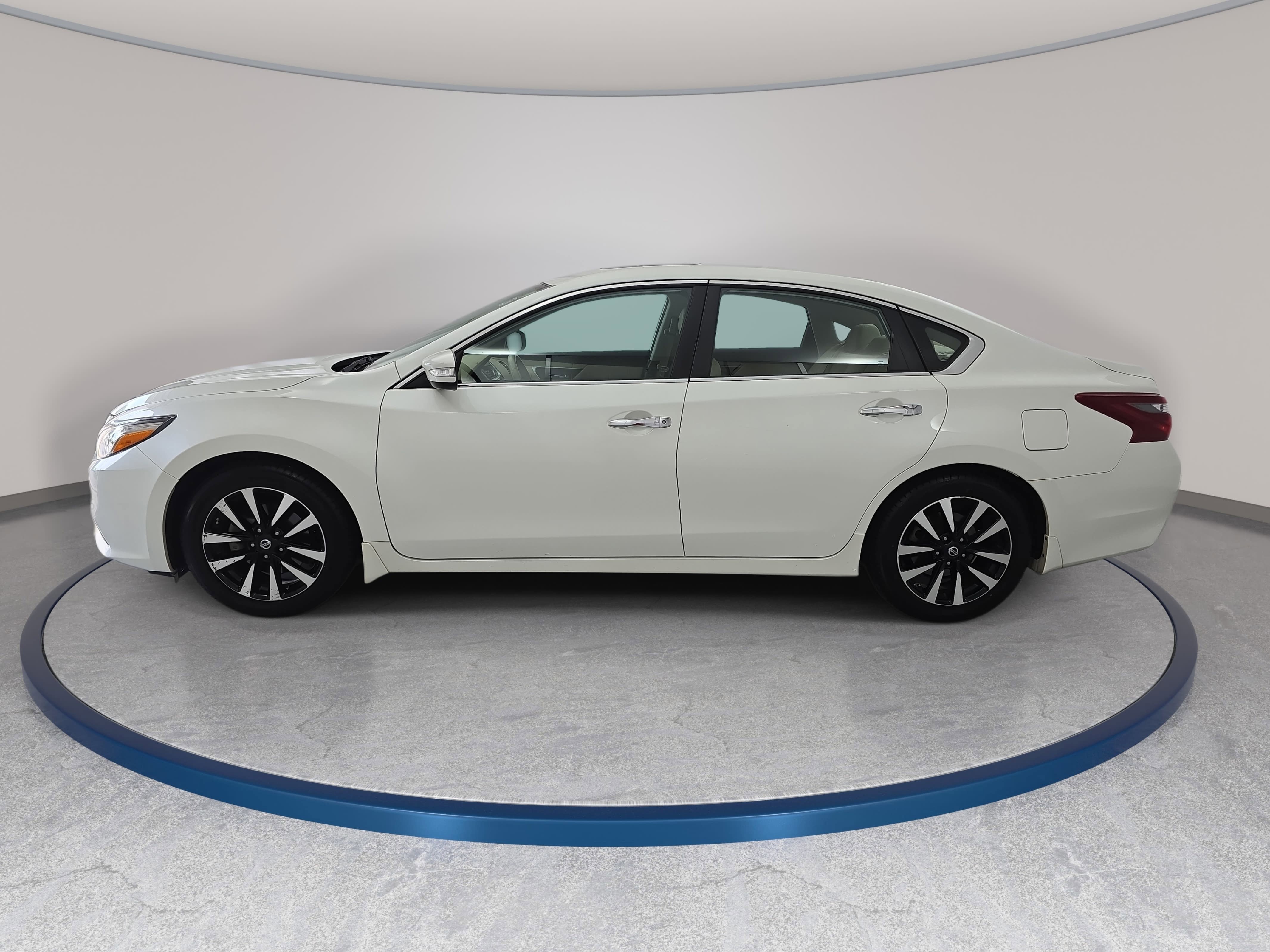 Certified 2018 Nissan Altima 2.5 SV w/ 2.5 SV Technology Package FWD image 8