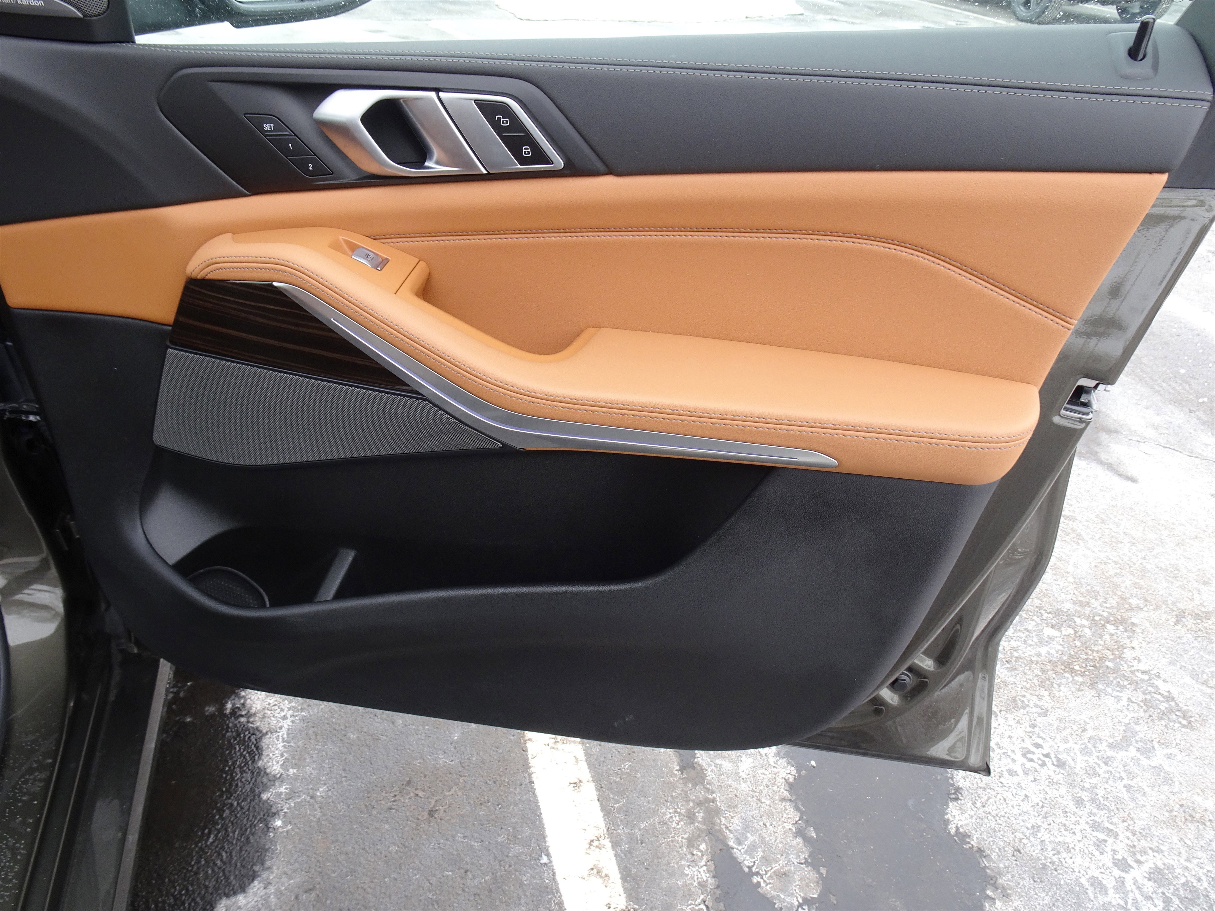 Used 2023 BMW X7 xDrive40i w/ Premium Package image 30