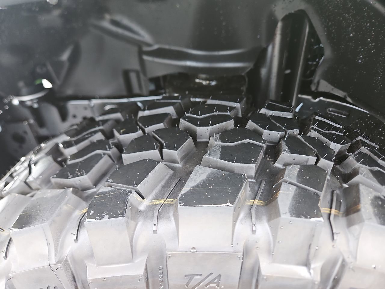 New 2025 Jeep Gladiator Sport image 11