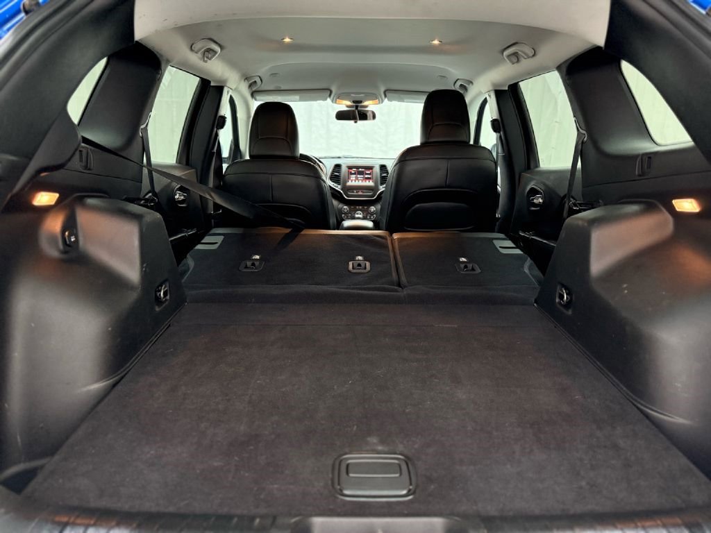 Used 2020 Jeep Cherokee Latitude Plus image 27