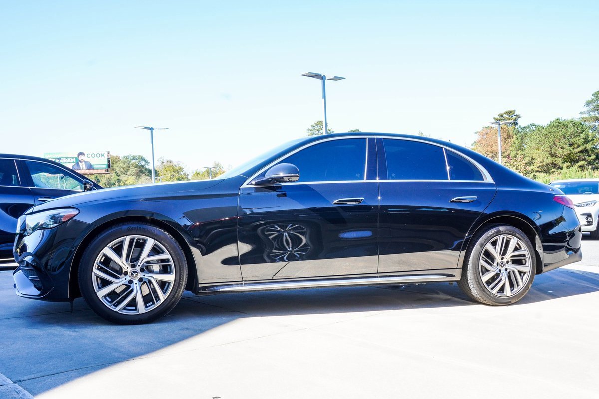 Used 2024 Mercedes-Benz E 350 4MATIC Sedan image 3