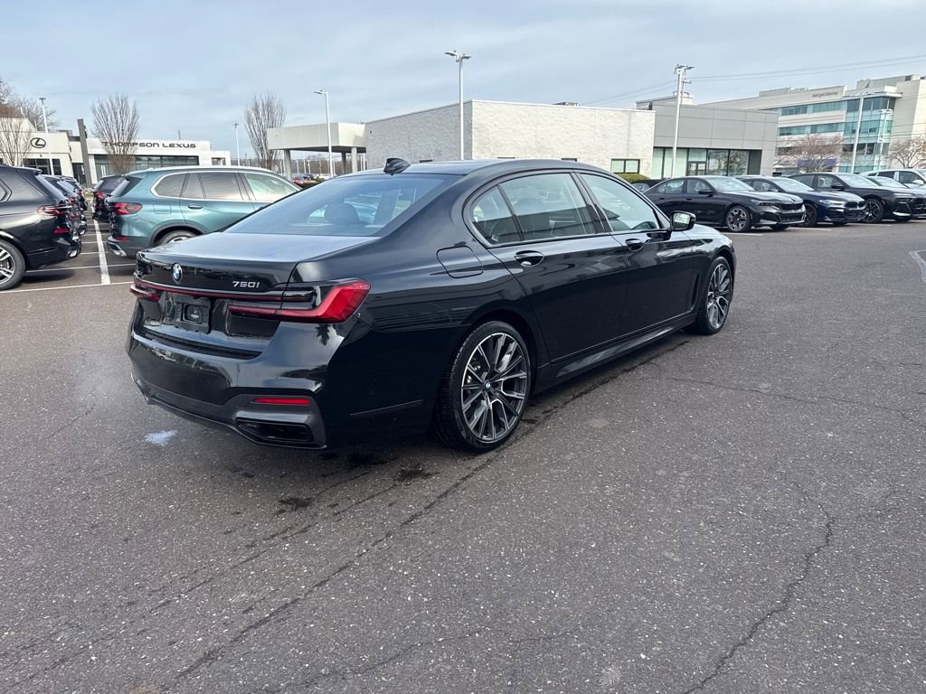 Used 2021 BMW 750i xDrive w/ Executive Package image 5