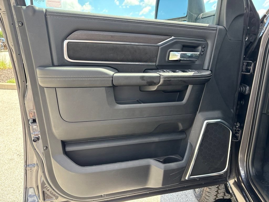 New 2026 RAM 2500 Laramie w/ Night Edition AWD/4WD image 8