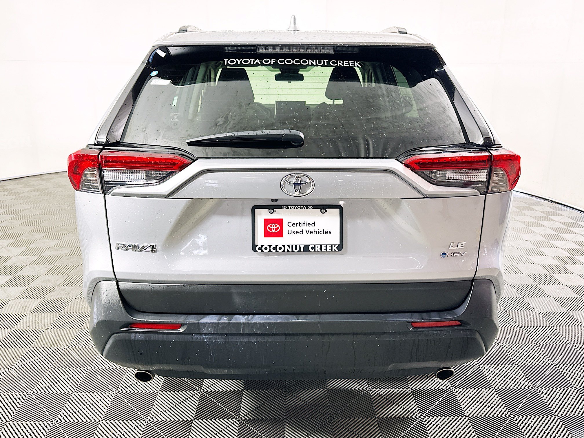 Certified 2025 Toyota RAV4 LE AWD/4WD image 4