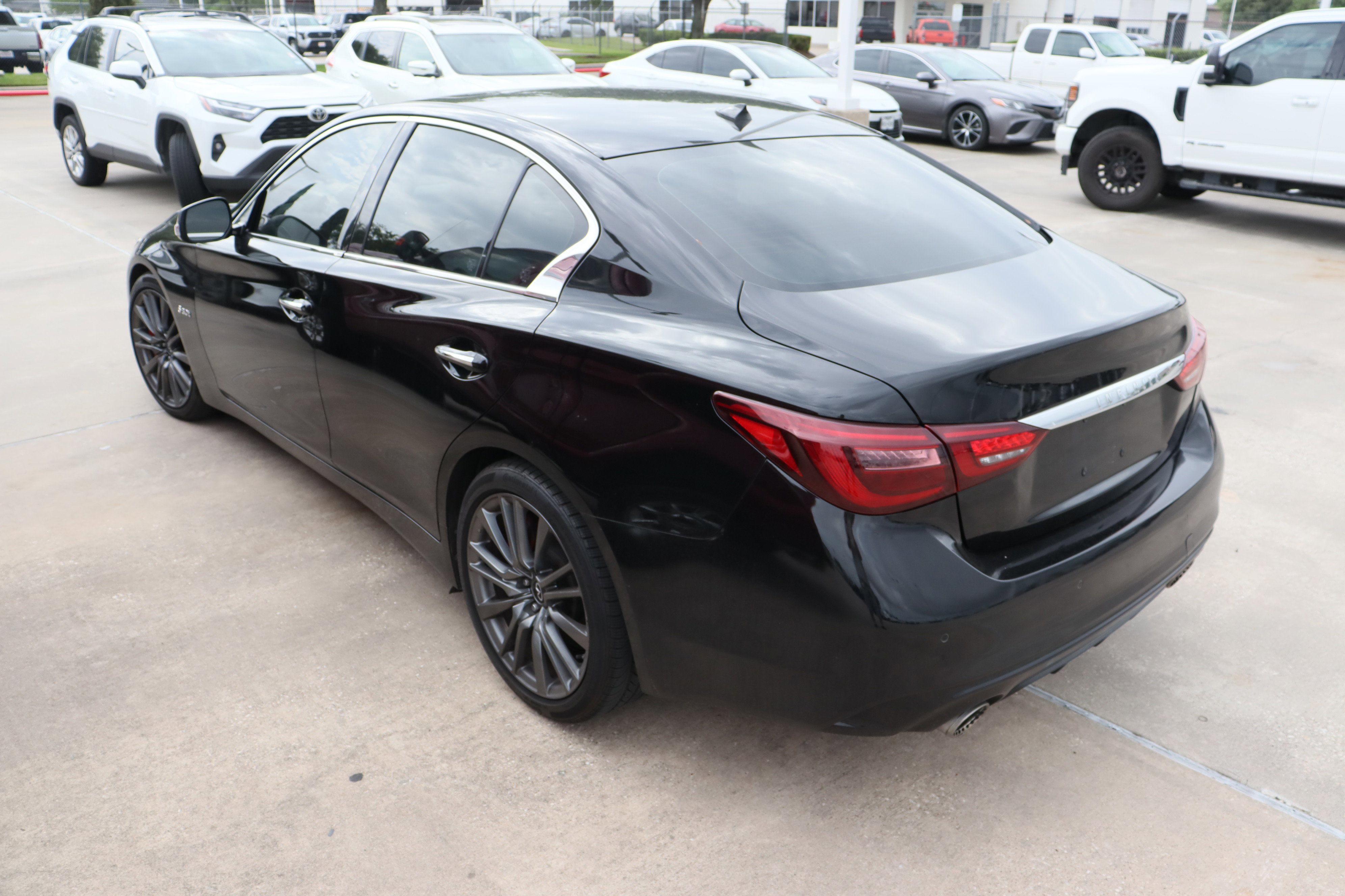 Used 2018 INFINITI Q50 Red Sport 400 w/ Sensory Package (Sport) image 8
