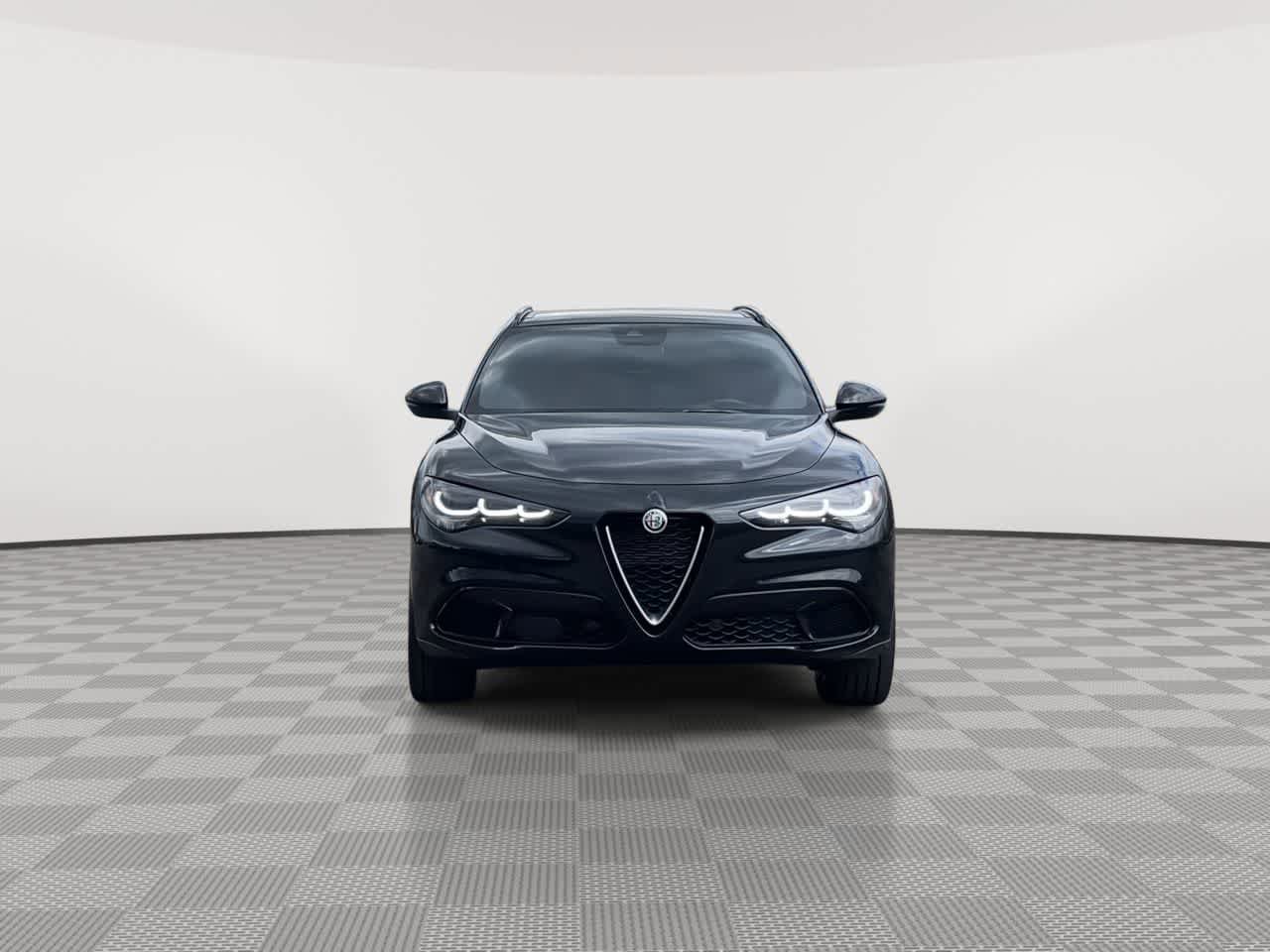 Used 2024 Alfa Romeo Stelvio Ti w/ Performance Driving Package AWD/4WD image 3