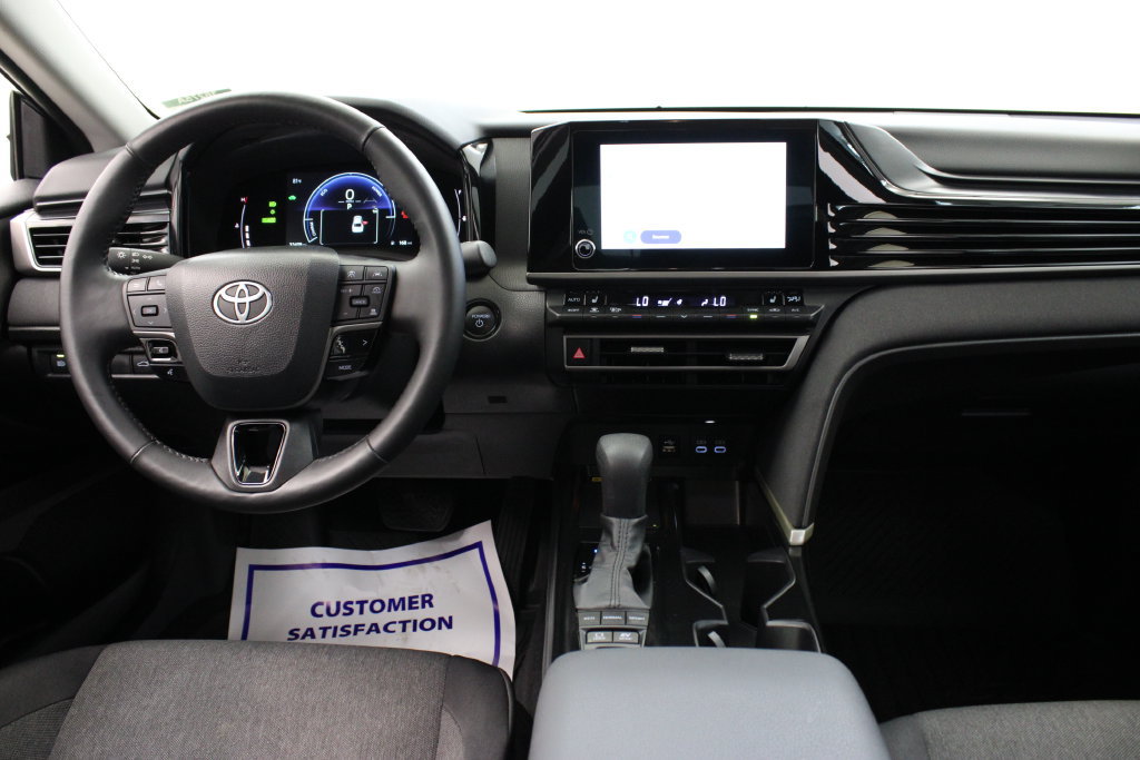 Used 2025 Toyota Camry LE w/ Convenience Package FWD image 9
