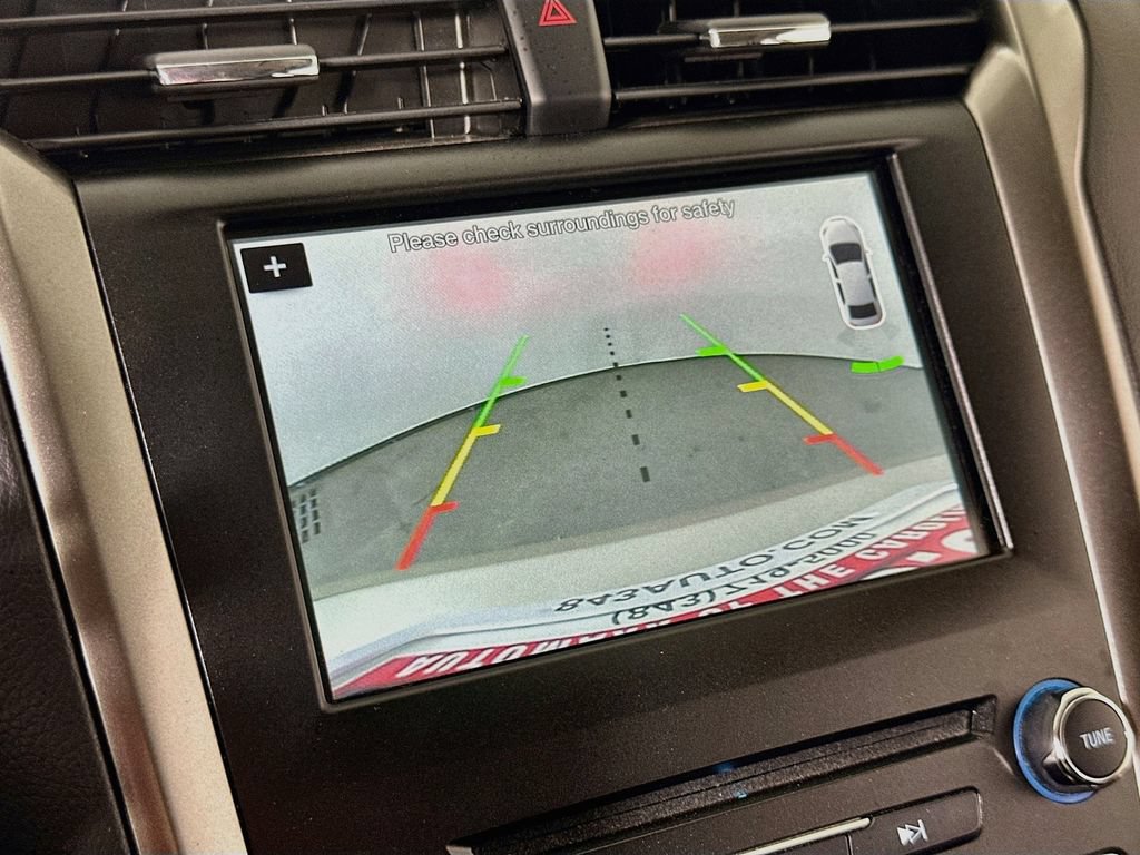 Used 2017 Ford Fusion SE w/ Fusion SE Technology Package FWD image 11