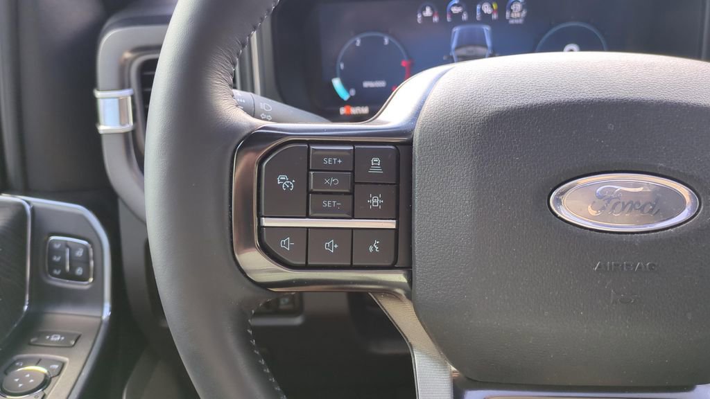 Used 2025 Ford F250 Platinum image 24