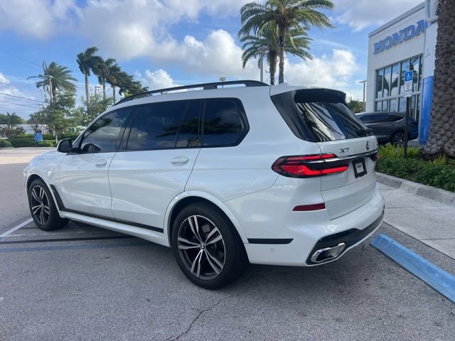 Used 2023 BMW X7 xDrive40i w/ M Sport Package image 9