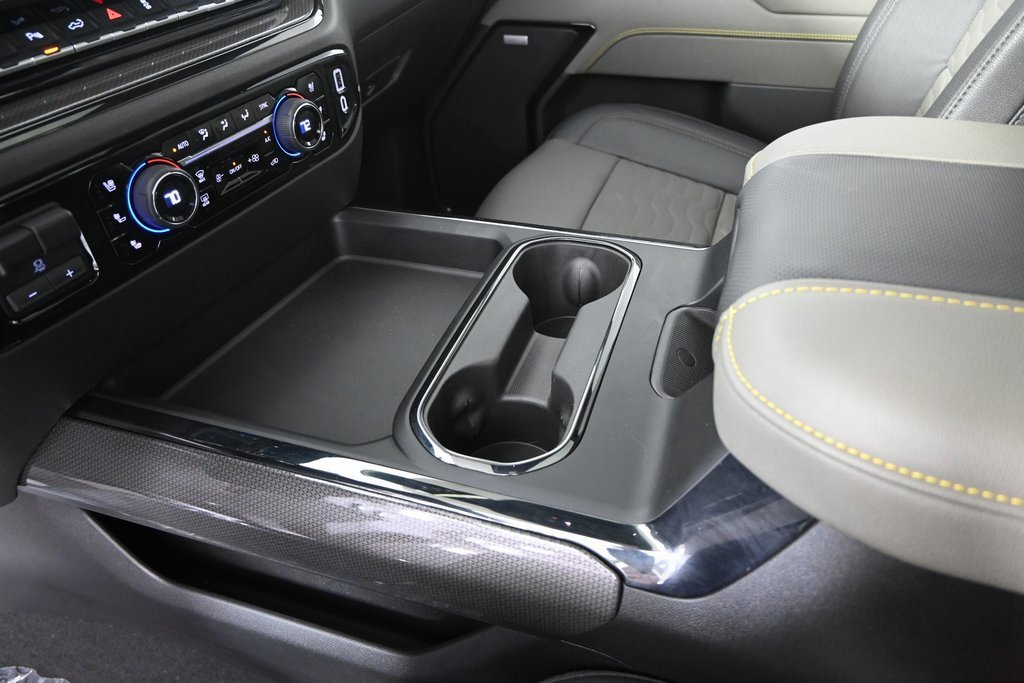 Used 2025 Chevrolet Silverado 2500 ZR2 w/ Technology Package image 32