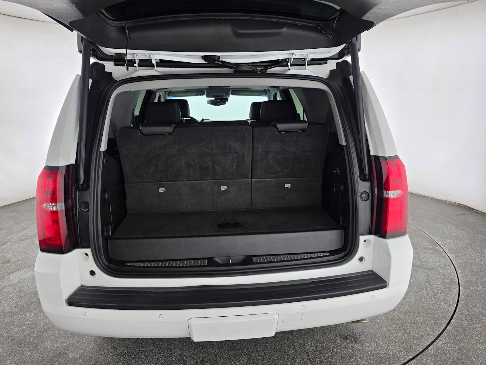 Used 2016 Chevrolet Tahoe LT w/ Luxury Package AWD/4WD image 15