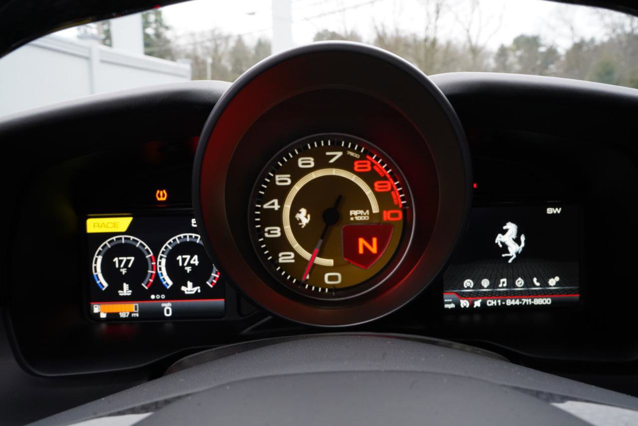 Used 2021 Ferrari F8 Tributo image 28