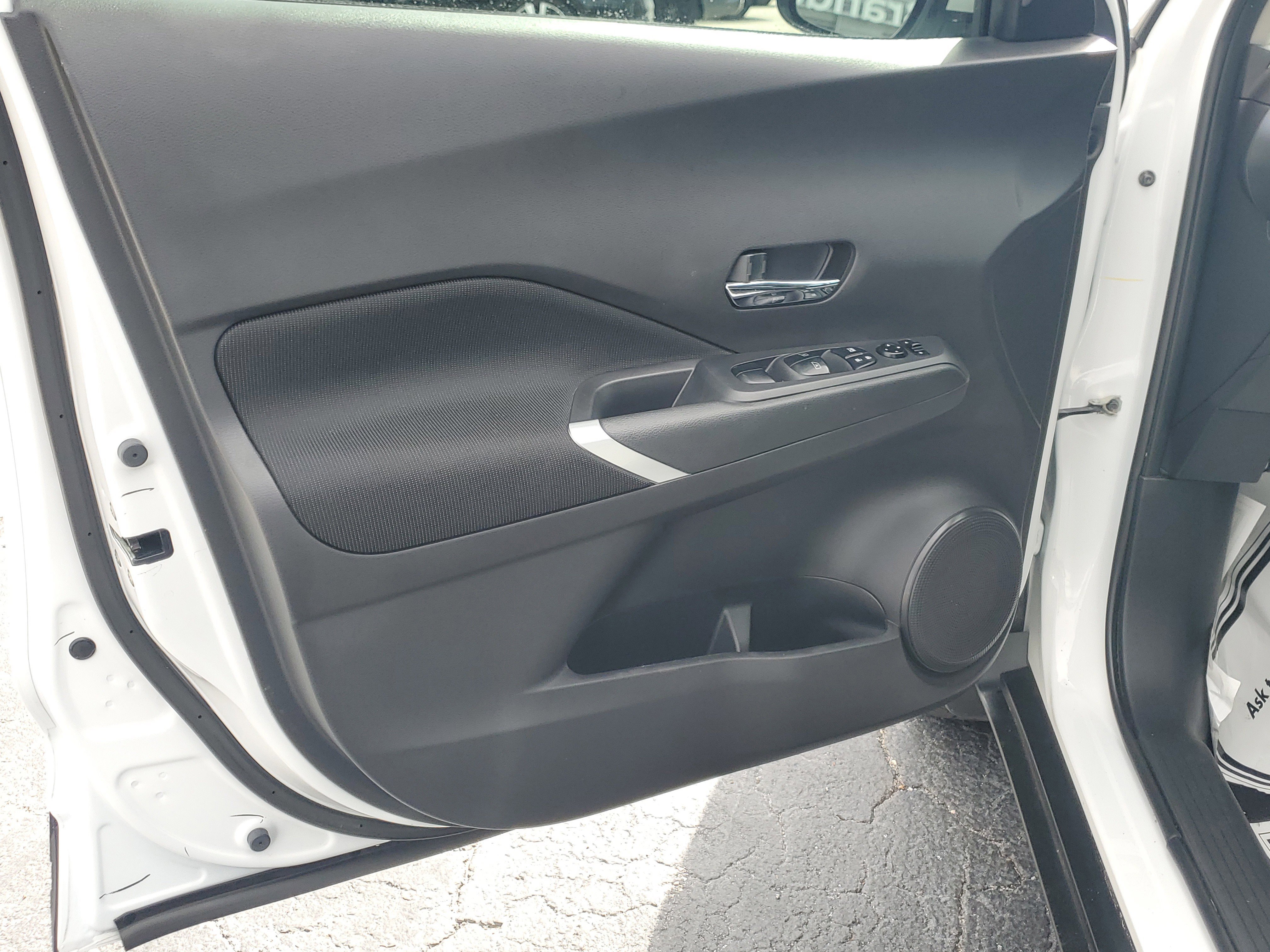 Certified 2024 Nissan Kicks SV image 17