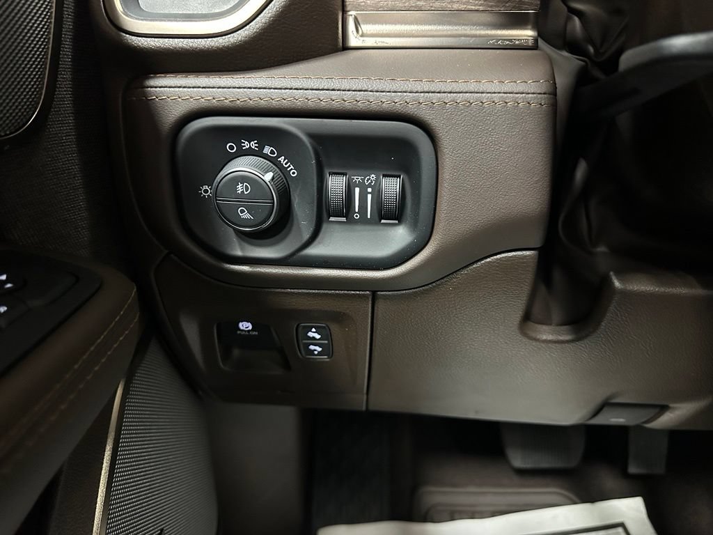 Used 2026 RAM 1500 Limited AWD/4WD image 17