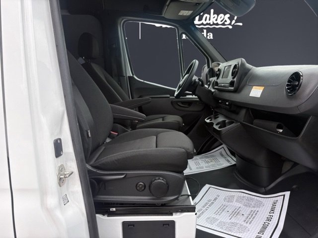 Used 2024 Mercedes-Benz Sprinter 2500 image 15
