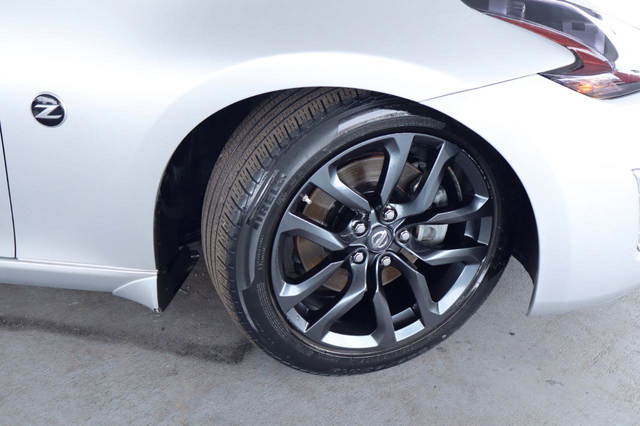 Used 2019 Nissan 370Z Coupe RWD image 3
