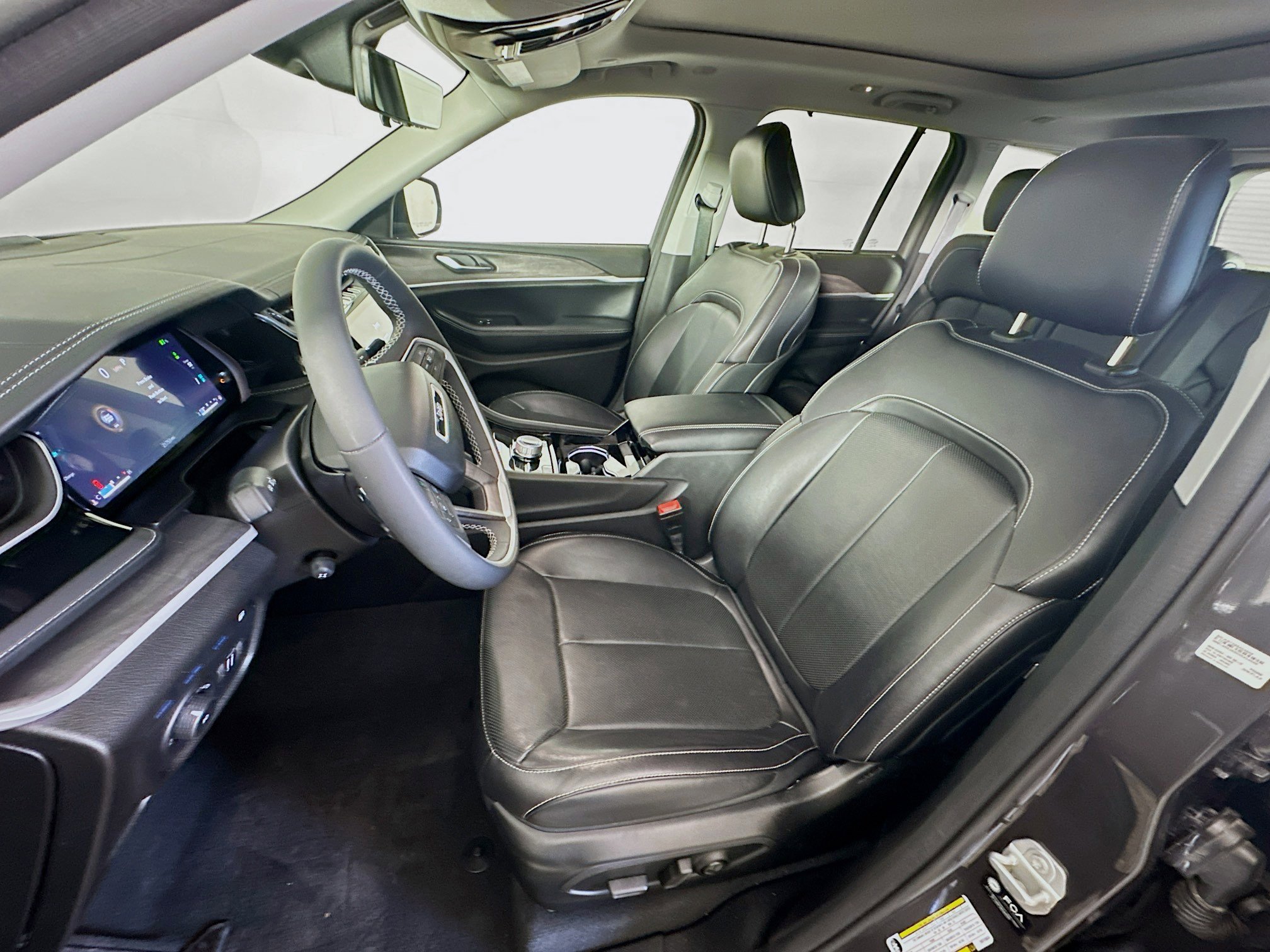 Used 2022 Jeep Grand Cherokee Limited 4xe w/ Luxury Tech Group II image 13