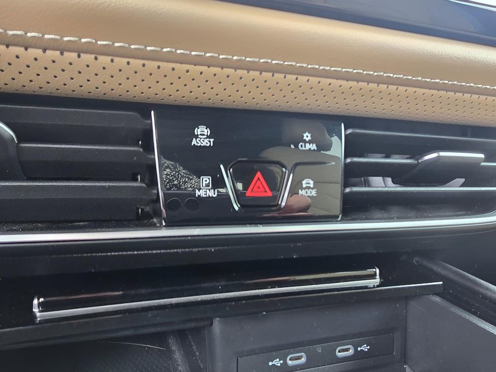 Used 2024 Volkswagen Atlas Cross Sport SE image 21