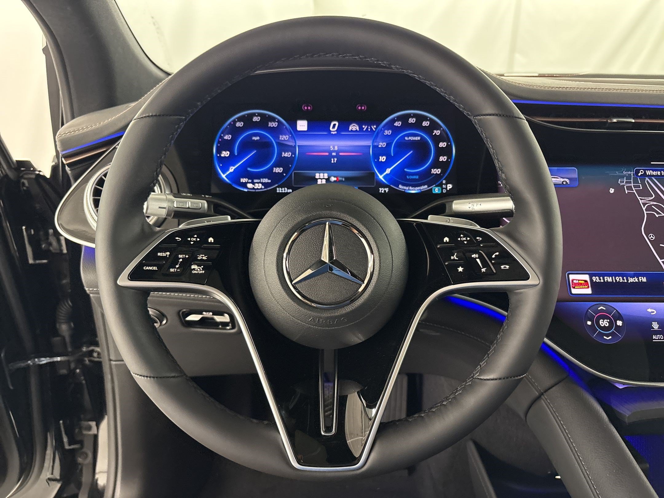 New 2026 Mercedes-Benz EQS 400 4MATIC SUV image 17