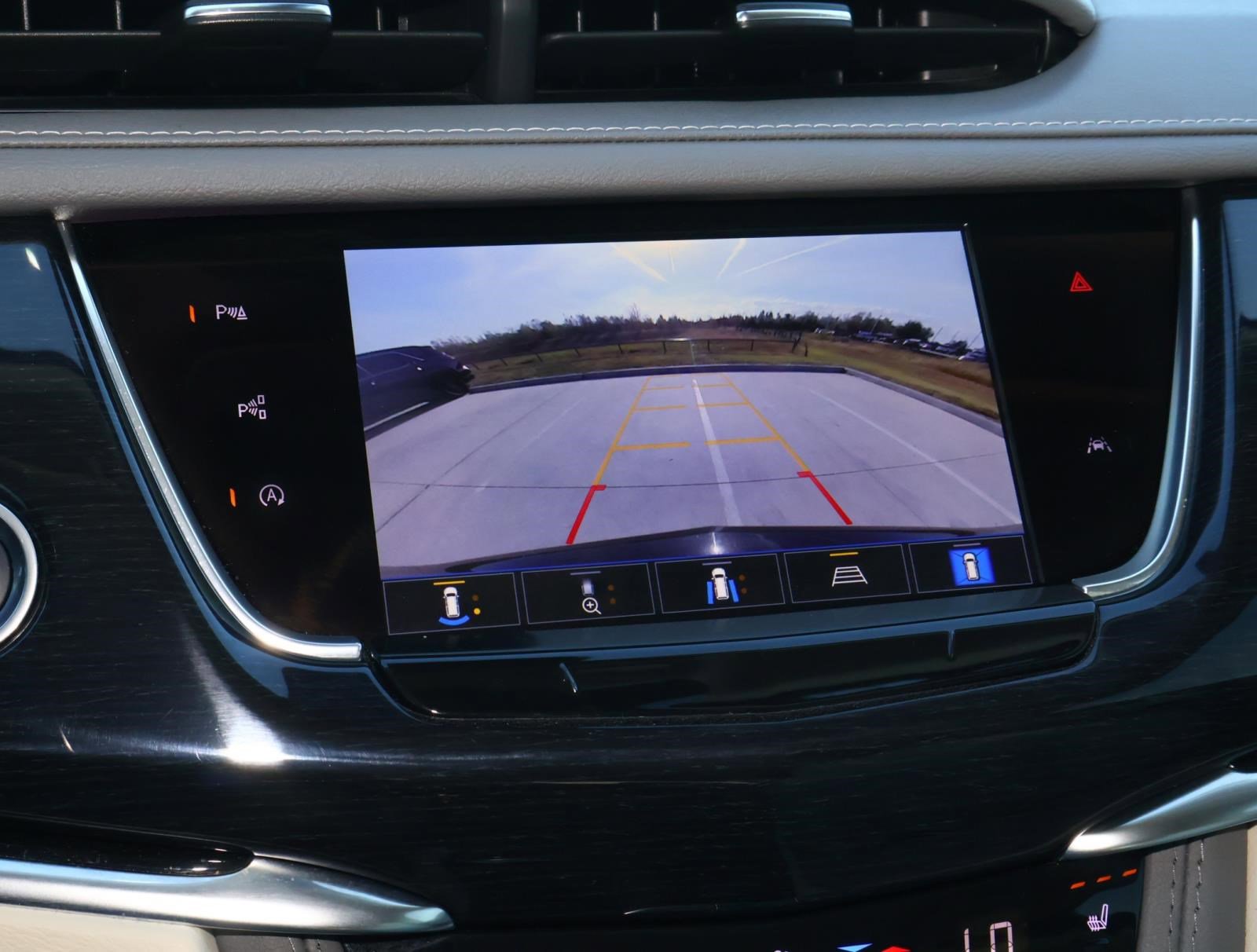 Used 2024 Cadillac XT6 Premium Luxury w/ Technology Package image 28