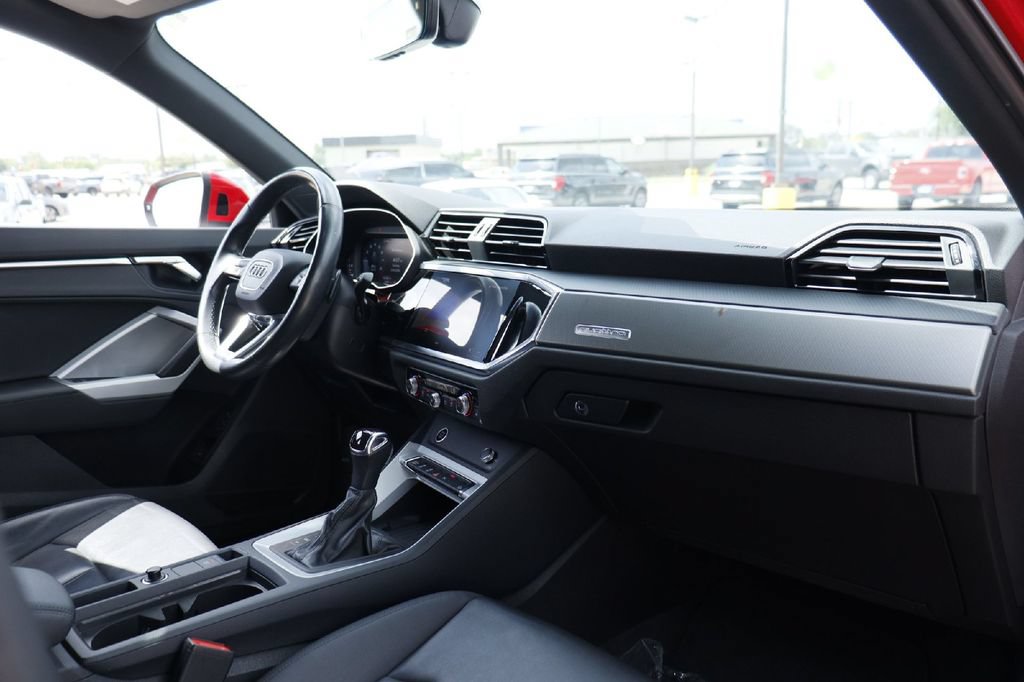 Used 2024 Audi Q3 2.0T Premium AWD/4WD image 15