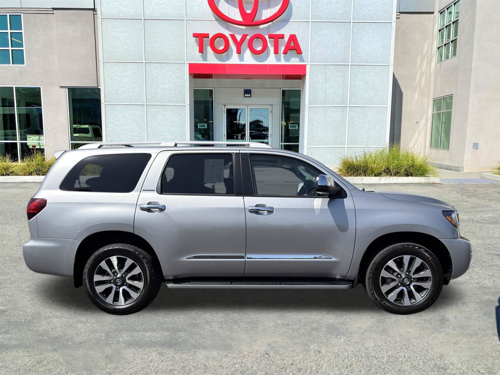 Certified 2019 Toyota Sequoia Limited w/ Safety & Convenience Package AWD/4WD image 12