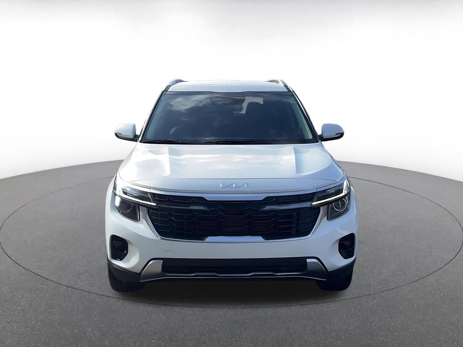 Used 2025 Kia Seltos S FWD image 3