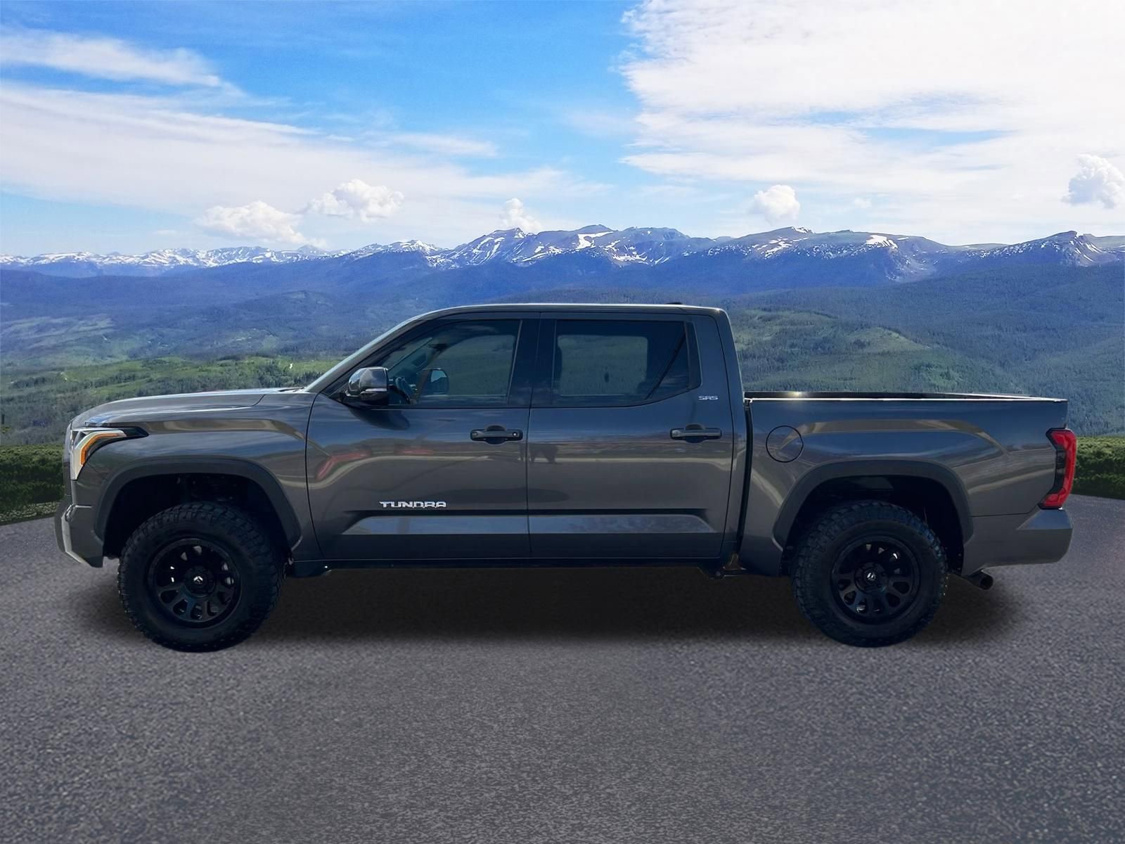 Used 2022 Toyota Tundra SR5 w/ Advanced Technology Package AWD/4WD image 2