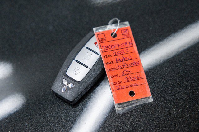 Used 2022 Mitsubishi Outlander ES image 34