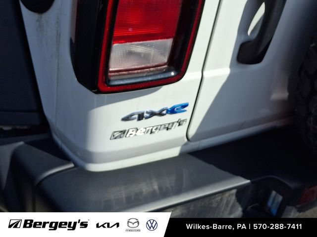 Used 2023 Jeep Wrangler Unlimited w/ Cold Weather Group image 12