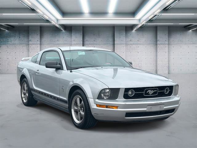 Used 2006 Ford Mustang Deluxe image 2