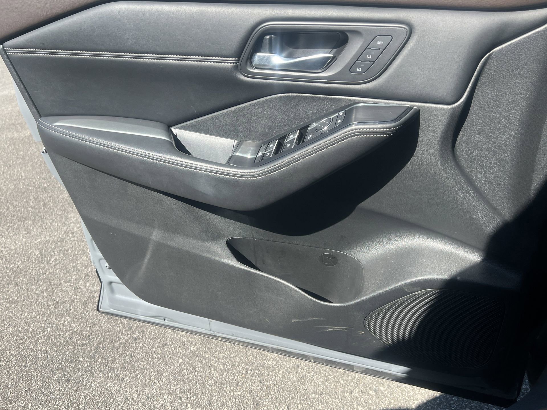 Used 2022 Nissan Rogue SL w/ SL Premium Package image 13