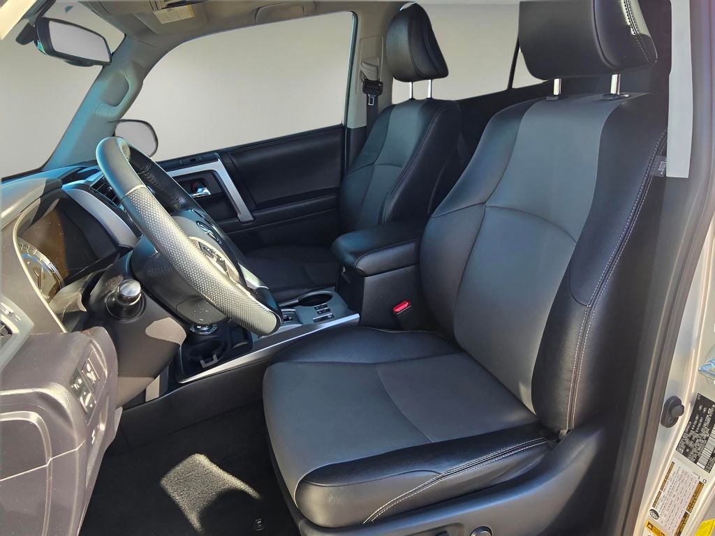 Used 2016 Toyota 4Runner SR5 Premium image 13