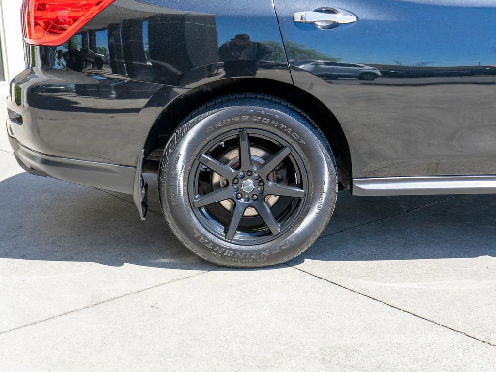 Used 2017 Nissan Pathfinder SL AWD/4WD image 36