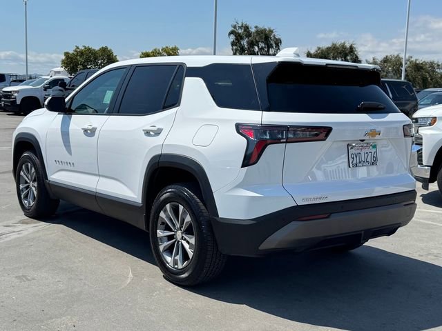 Used 2025 Chevrolet Equinox LT FWD image 2