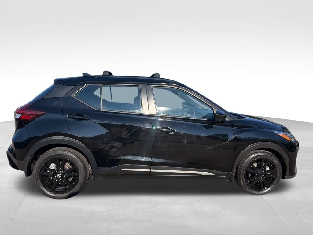 Used 2023 Nissan Kicks SR w/ Interior Electronics Package image 7
