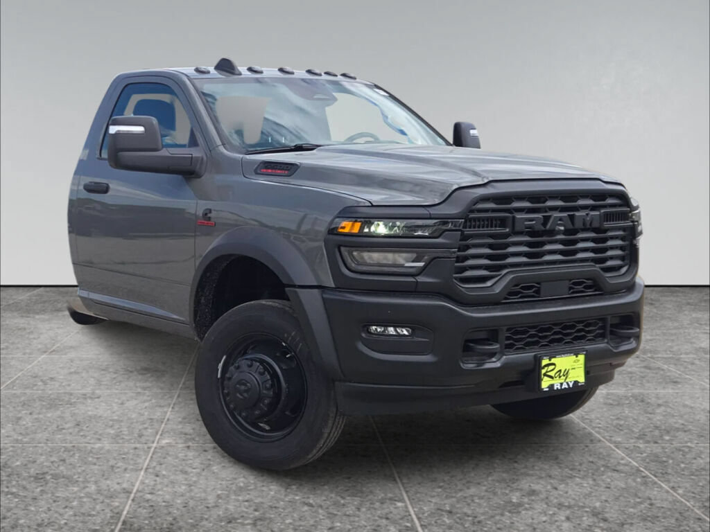 New 2026 RAM 5500 Tradesman AWD/4WD image 2