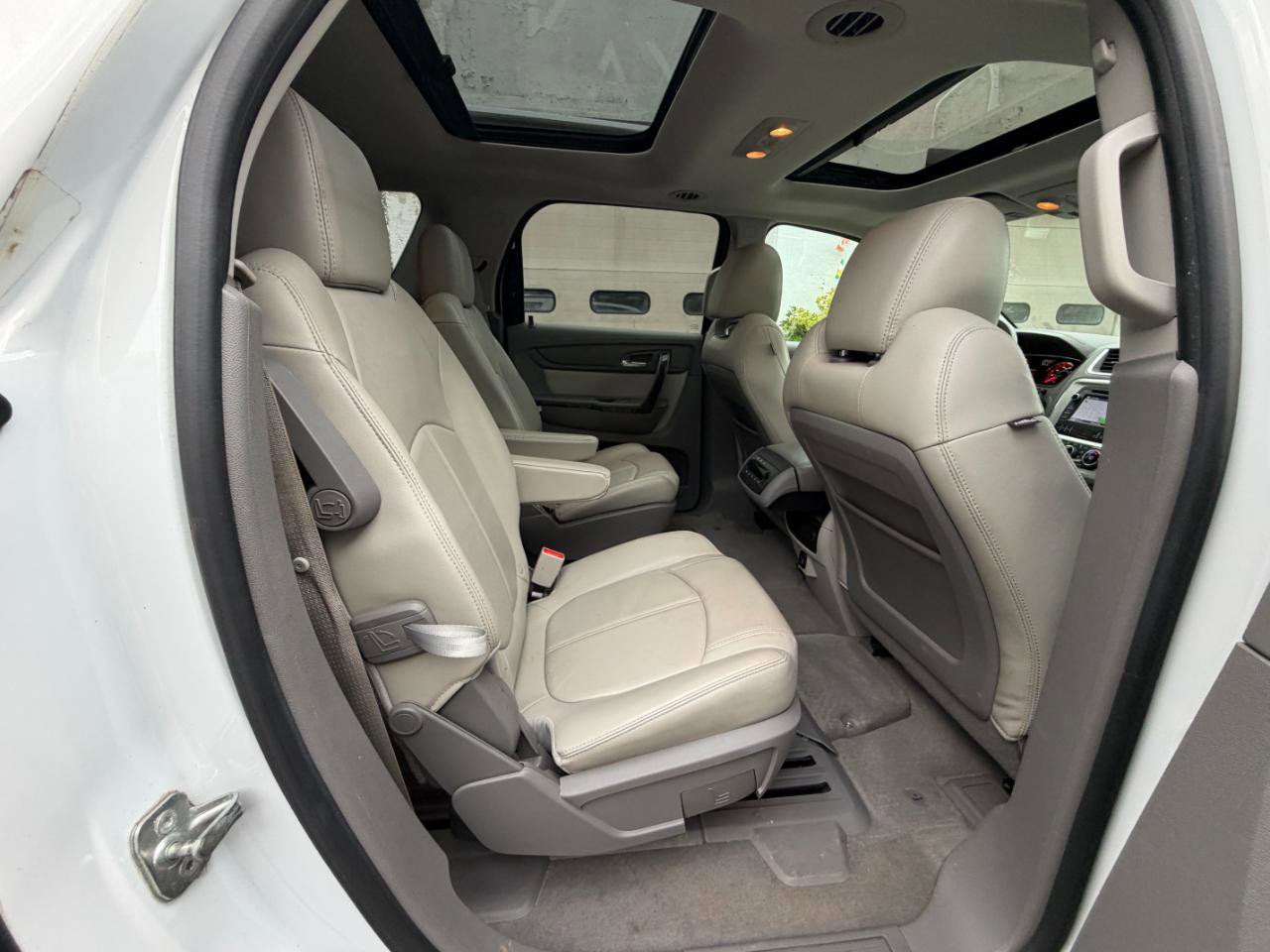 Used 2017 GMC Acadia Limited SLT image 31