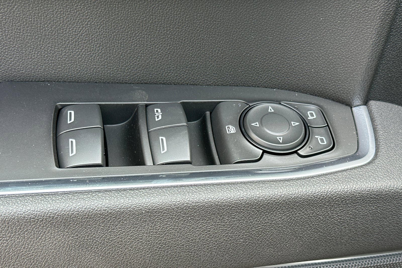 New 2025 GMC Sierra 1500 Elevation image 11