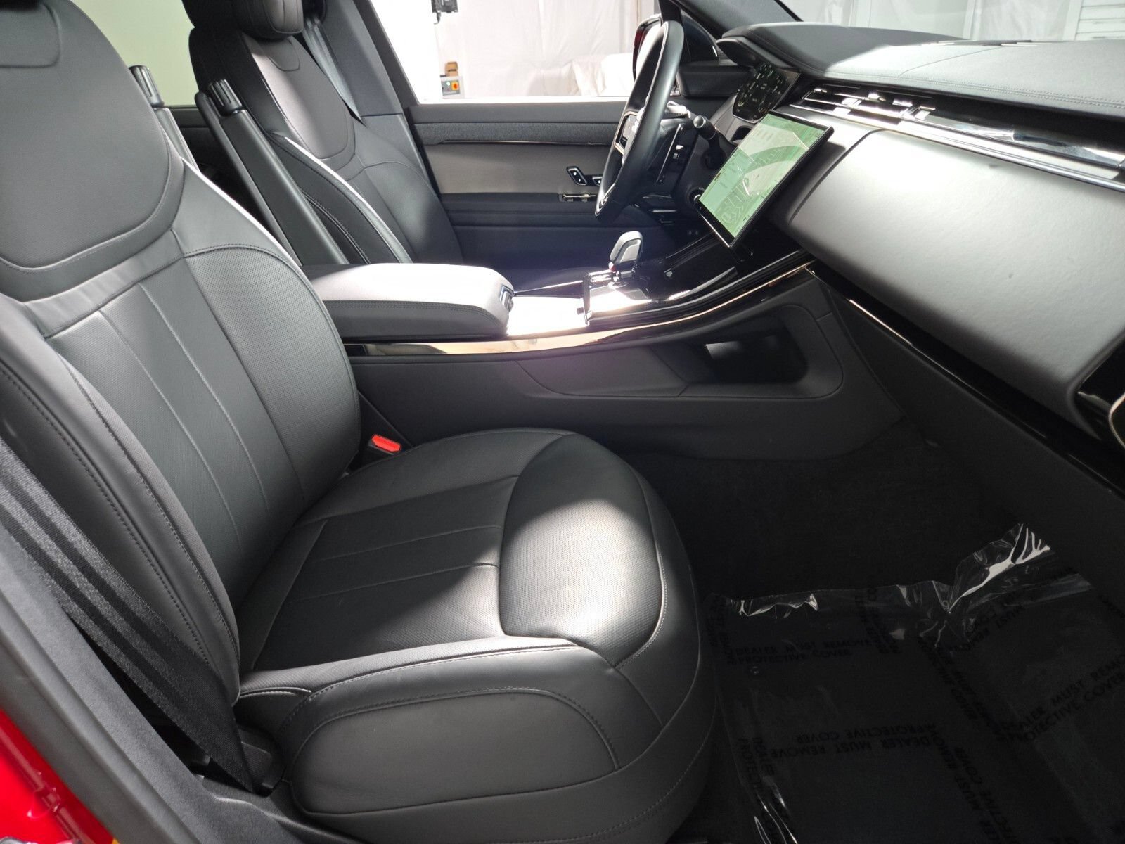 Used 2025 Land Rover Range Rover Sport Dynamic SE AWD/4WD image 3