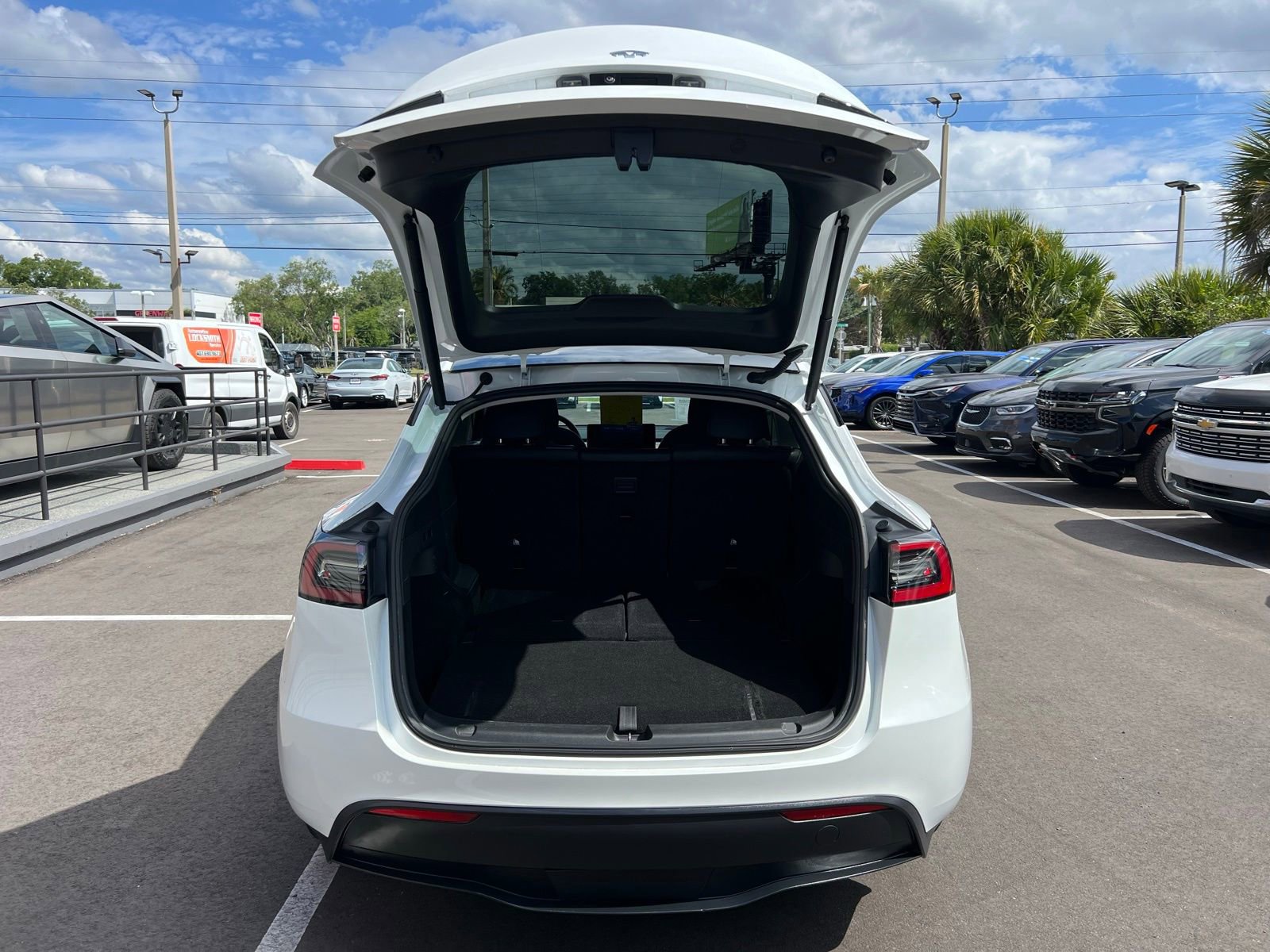 Used 2023 Tesla Model Y Long Range AWD/4WD image 19