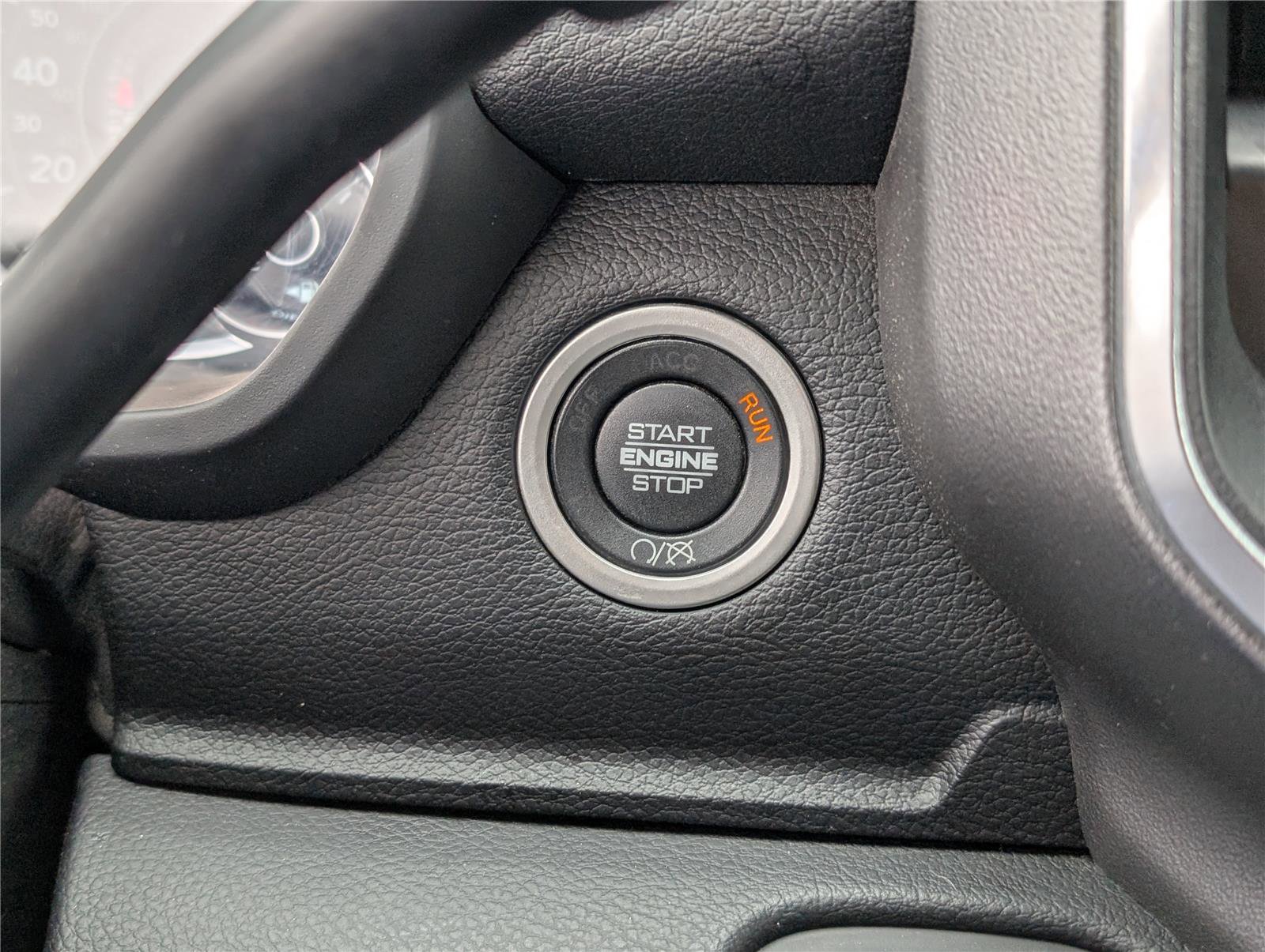 Used 2024 RAM 3500 Big Horn image 24