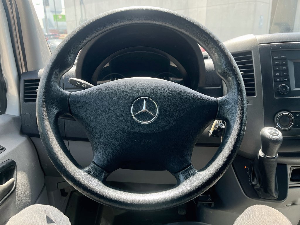 Used 2015 Mercedes-Benz Sprinter 2500 image 11