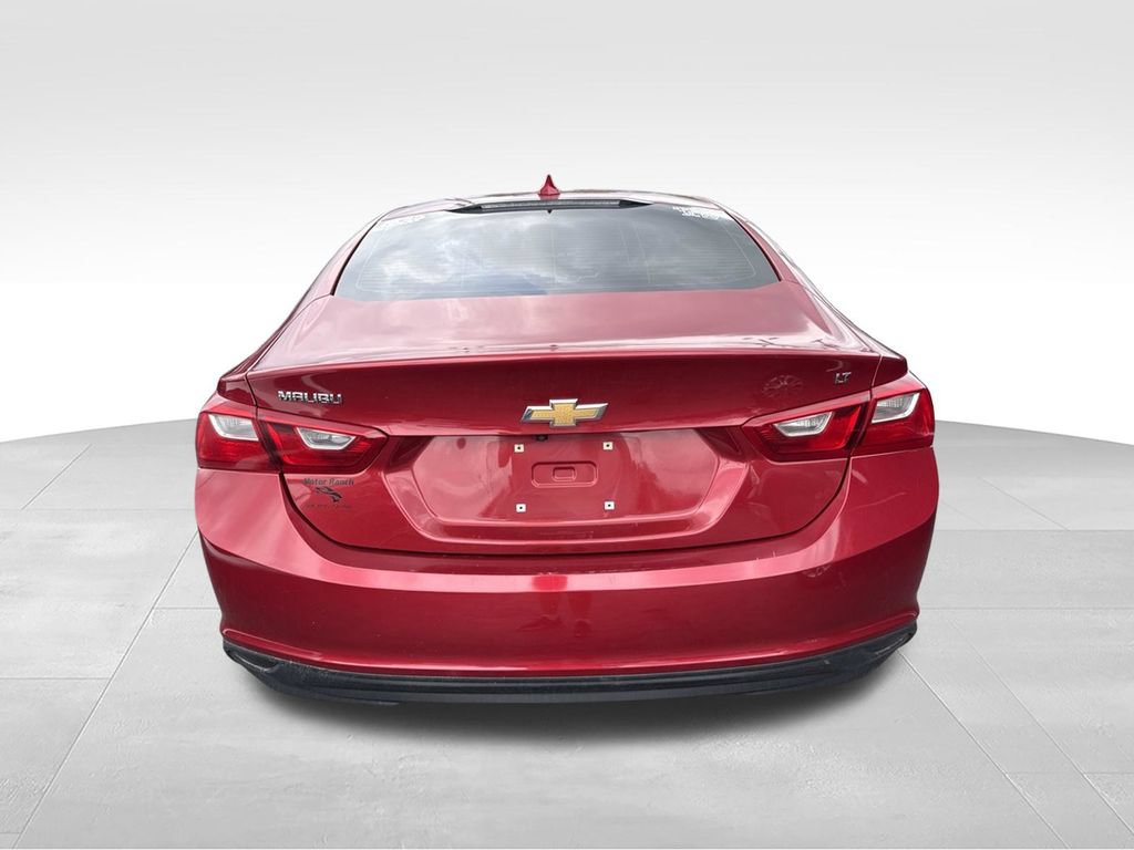 Used 2016 Chevrolet Malibu LT w/ Leather Package FWD image 4